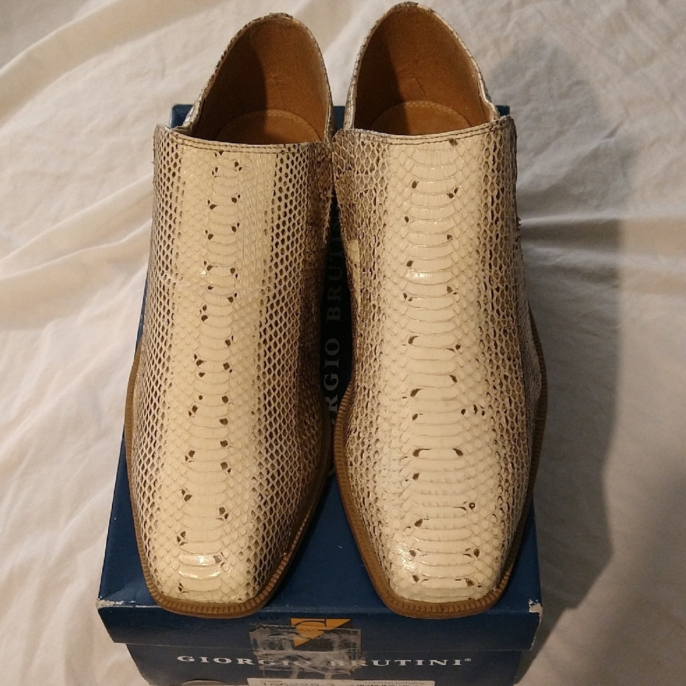 Giorgio Brutini Cream Loafers